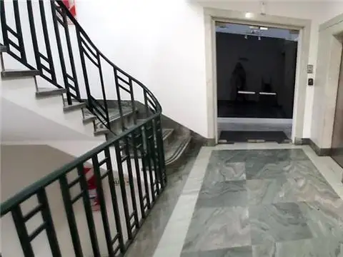 Oficina en Alquiler con 1 cochera