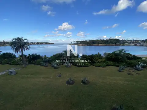 Hermoso apartamento de 4 dormitorios!