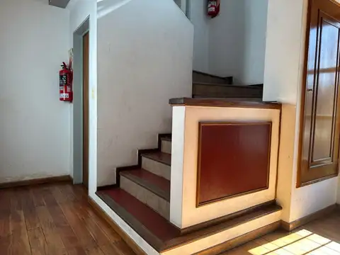 DEPARTAMENTO DE 2 AMB. AL FRENTE-LUMINOSO