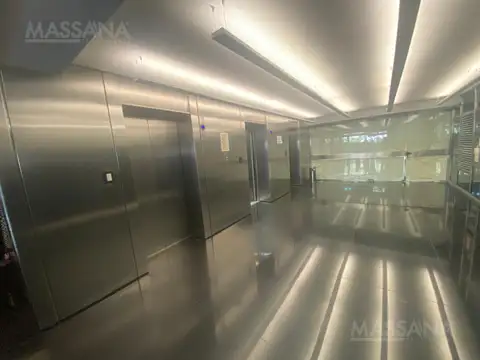 Oficina en Alquiler con 3 cocheras