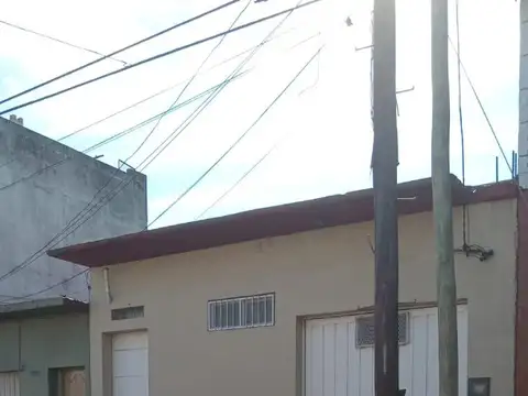 Galpón gastronomico con Camara frigorifica en Caseros 