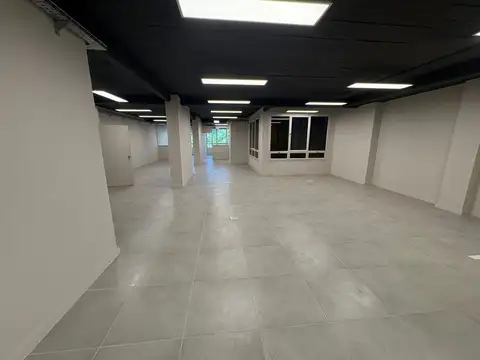 Oficina en Venta con 2 cocheras