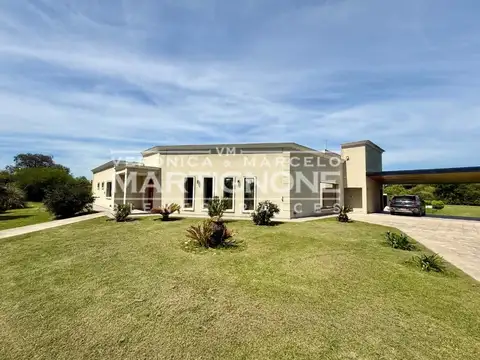 Casa En Venta En Club De Campo La Ranita