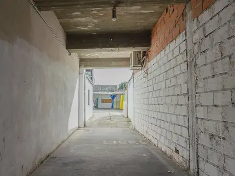 Local en  excelente zona comercial de Tigre centro