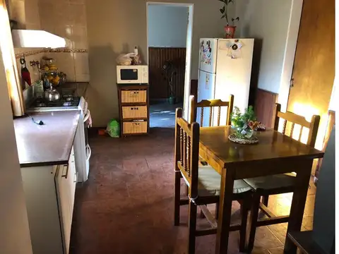 Casa 3 ambientes con 2 baños