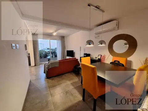 Alquiler Departamento 3 ambientes Florida. Dúplex con parrilla propia y cochera descubierta
