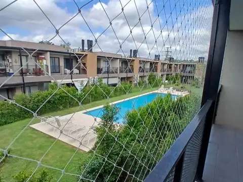 CASA EN BARRIO CERRADO LA CAÑADA PILAR KM.56