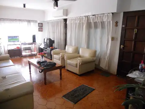 Casa en Venta en Villa Adelina, USD 240.000