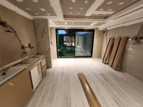 VENTA - monoambiente  con piscina propia