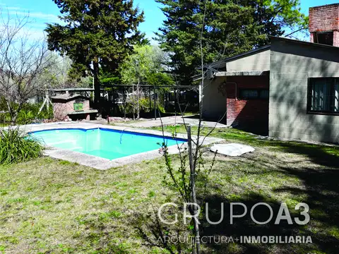 Casa en Venta con 2 cocheras