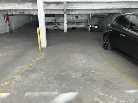 Cochera, 05-04, 1° de mayo 930