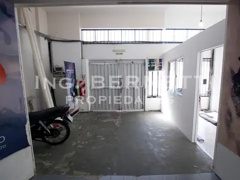 GALPÓN DE 305 M2 - SOBRE CALLE ARTIGAS - EXCELENTE -