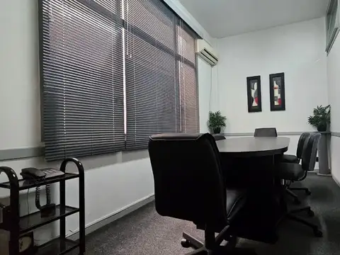 Oficina 3 privados, sala reunión, c/baño y cocina