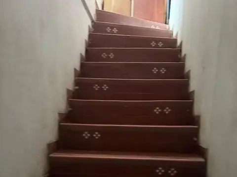 Depto Tipo Casa en Venta de 5 ambientes