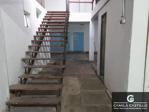 Depósito en venta de 800m2 ubicado en Villa Sarmiento