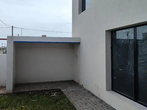 Casa 5 ambientes con 2 baños