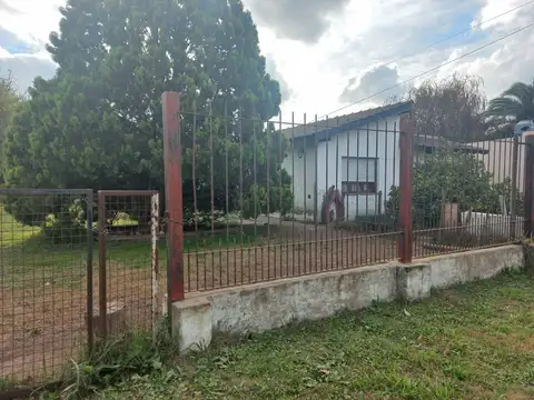 Casa 4 ambientes con 1 baño