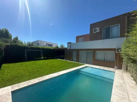 Casa en Venta ubicado en Casas del Este, Pilar del Este, Pilar