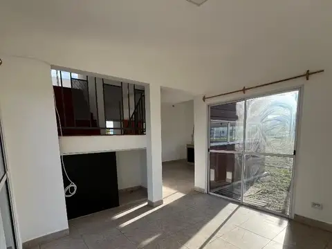 Casa 3 ambientes con 2 baños