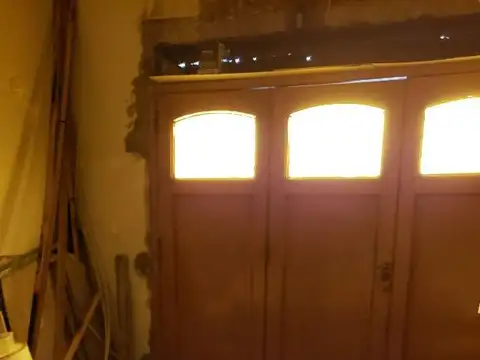 VENTA - CASA 2 AMB C/PATIO Y COCHERA + CASA 3 AMB C/PATIO!