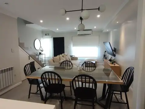 Casa 4 ambientes con 3 baños