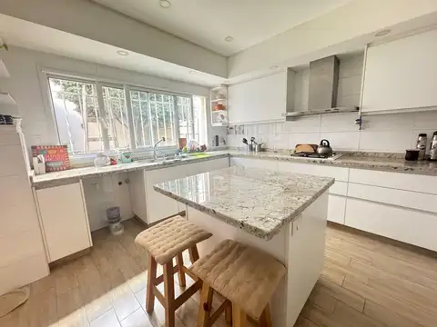 VENTA! Casa de 4 amb lote 10 x 24.25. Haedo Sur