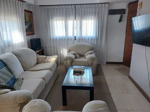 Depto Tipo Casa en Alquiler de 3 dormitorios