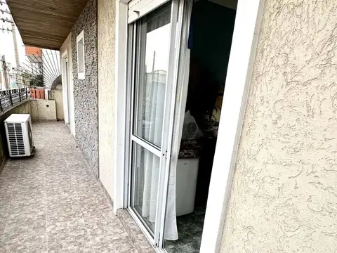 Depto Tipo Casa 7 ambientes con 2 baños