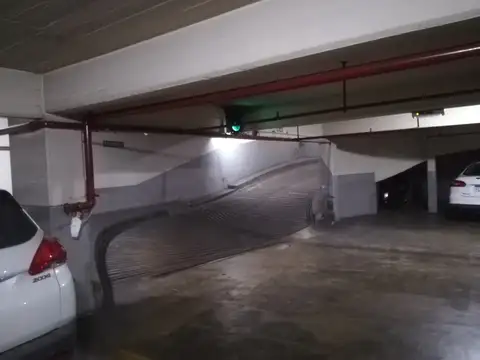 VENTA DE COCHERA CUBIERTA  EN RECOLETA