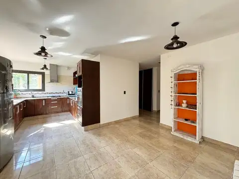 VENTA CASA COUNTRY CAUSANA 3 DORMITORIOS PILETA