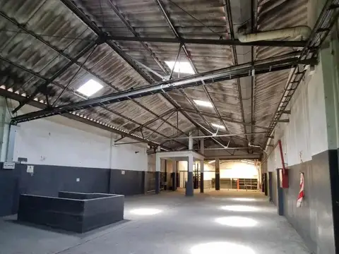 Local en Alquiler en Pompeya, $ 7.500.000