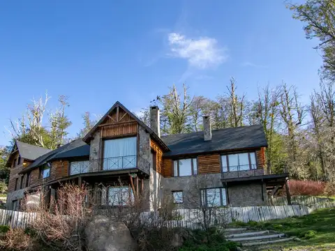 Casa 5 ambientes con 6 baños