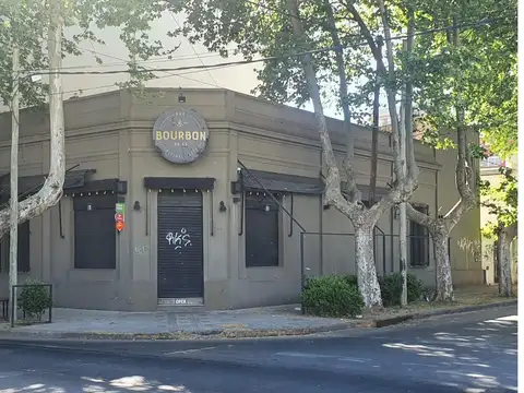 EXCELENTE Y AMPLIO LOCAL EN VENTA EN V. BALLESTER CENTRO