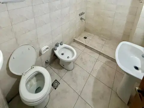 Depto en Alquiler - Amplio Monoambiente - V Ballester Centro