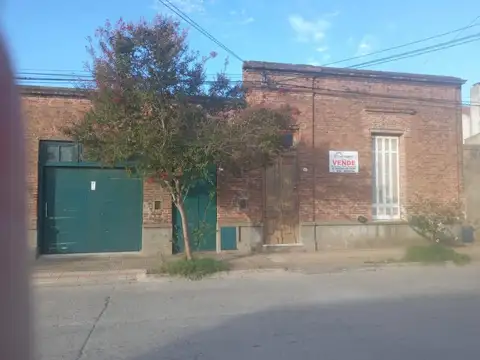 SE VENDE CASONA   MUY BUENA UBICACION   AYACUCHO