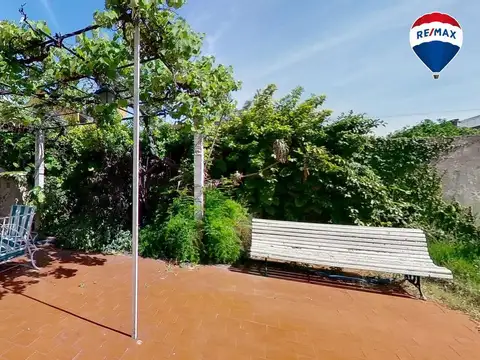 VENTA CASA 3 AMB QUINCHO-GARAGE LANUS