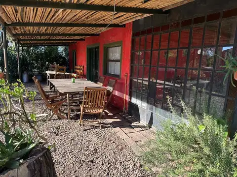 Chacra con casas y caballerizas en Parada Robles