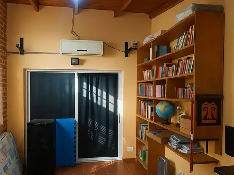 Casa 4 ambientes con 1 baño
