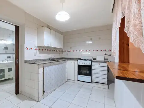 Depto Tipo Casa 5 ambientes con 1 baño