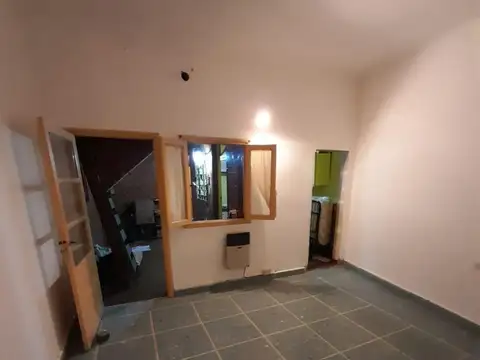 Depto Tipo Casa en Venta en Parque Chacabuco, USD 85.000