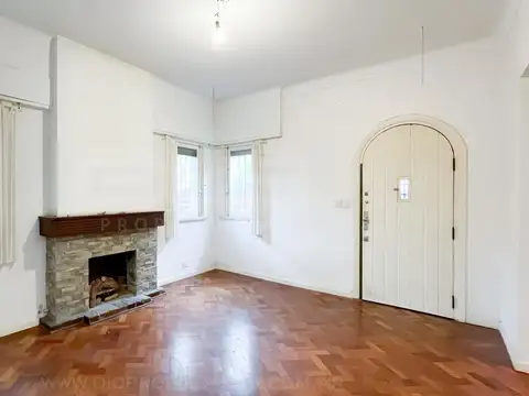 Casa en Alquiler con 1 cochera