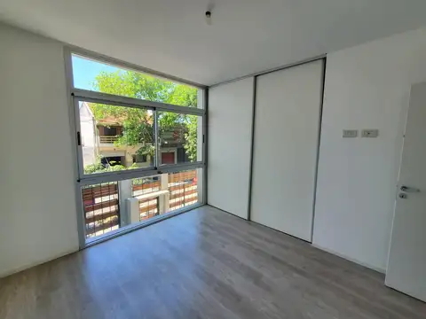 Depto Tipo Casa 3 ambientes con 2 baños