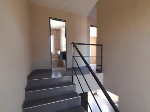 Casa en Alquiler en Lomas De Zamora, $ 900.000