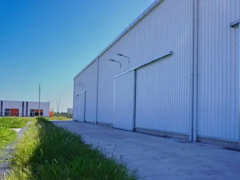 Galpon en Alquiler 120  mts Frente