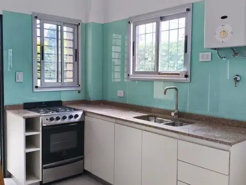 Casa 3 ambientes con 2 baños