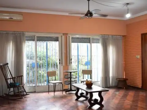 Cuba e/ Vedia y Pico