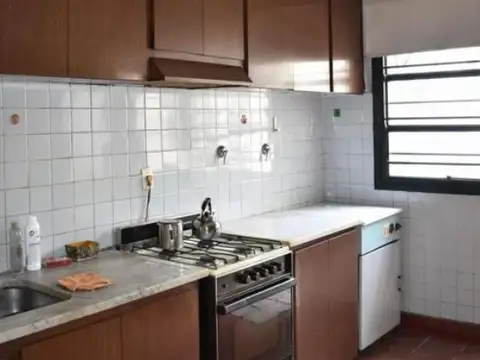 Cuba e/ Vedia y Pico