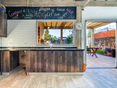 Casa 4 ambientes con 1 baño