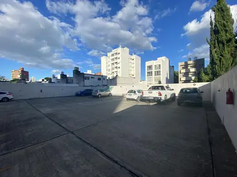 cochera en venta en 57 entre 17 y 18