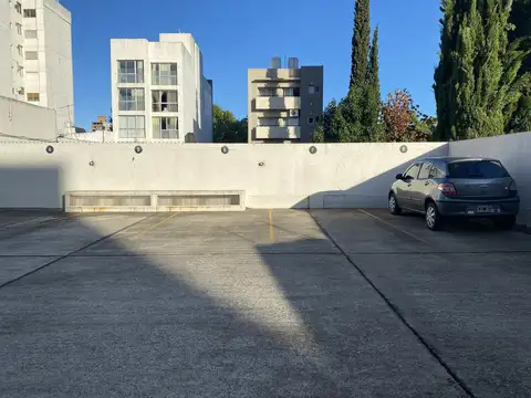 cochera en venta en 57 entre 17 y 18